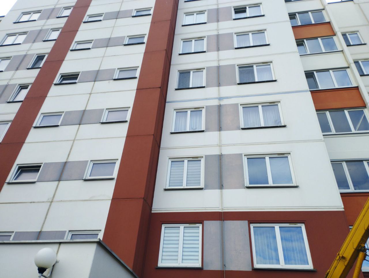 Работы по ремонту межпанельных стыков подразделениями Лидского ГУП ЖКХ