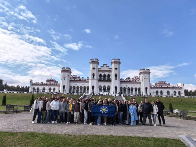 Лида-Коссово-Ружаны-Брест-Лида: культурная поездка, объединившая коллектив