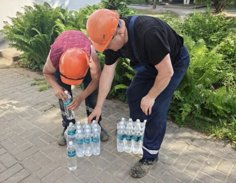 К наступлению аномально высоких температур была предварительно приобретена бутилированная вода для обеспечения работников Лидского ГУП ЖКХ